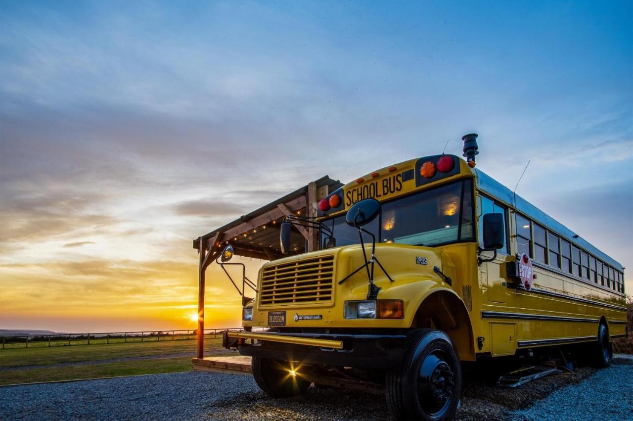 American School Bus - 1 Bedroom - Blossom Farm - Tiers Cross Johnston Dış mekan fotoğraf